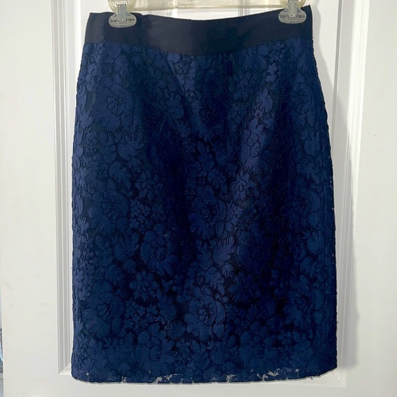 J. Crew No. 2 Pencil skirt in navy lace over black sz 2 - Picture 1 of 5